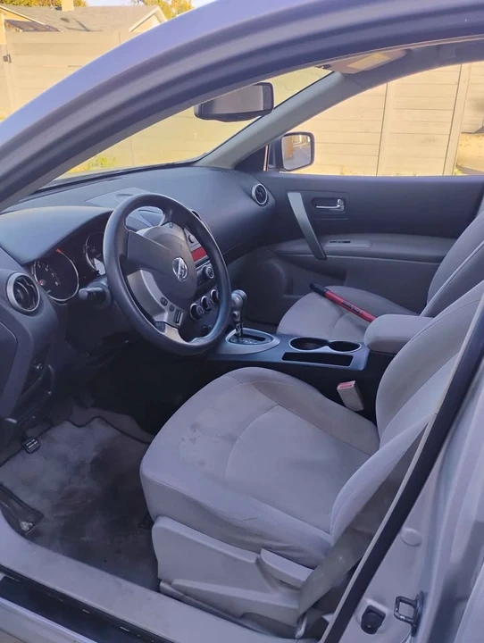 2010 Nissan Rogue - Image 8 of 12
