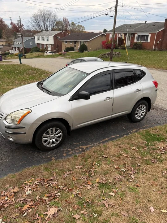 2010 Nissan Rogue - Image 8 of 8