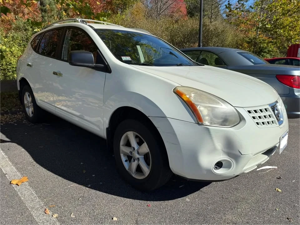 2010 Nissan Rogue - Image 2 of 6