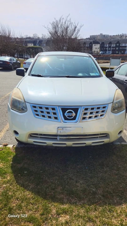 2010 Nissan Rogue - Image 2 of 8