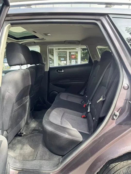 2010 Nissan Rogue - Image 9 of 14