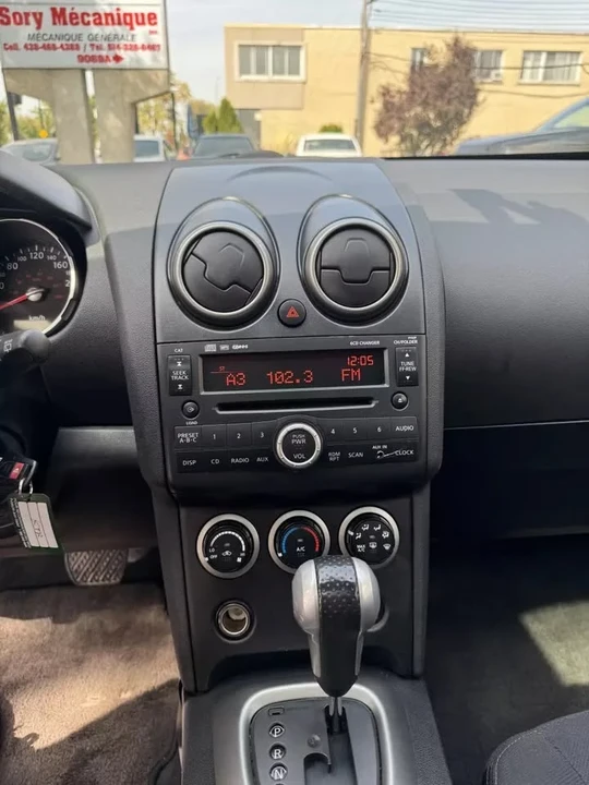 2010 Nissan Rogue - Image 10 of 14