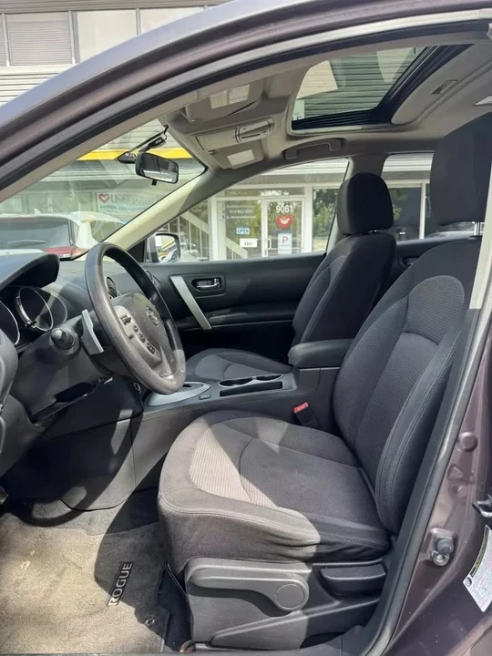 2010 Nissan Rogue - Image 12 of 14