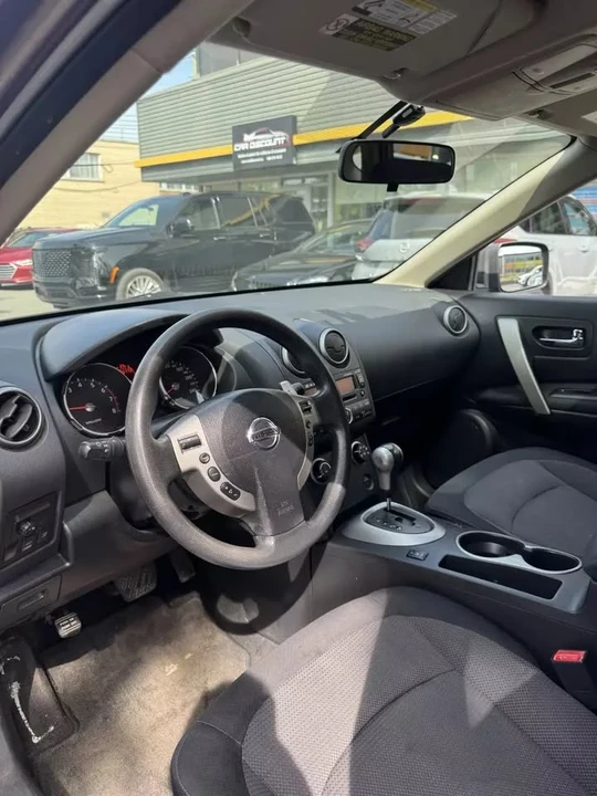 2010 Nissan Rogue - Image 11 of 14