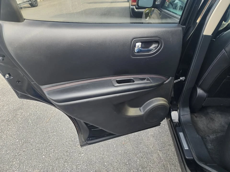 2010 Nissan Rogue - Image 7 of 10