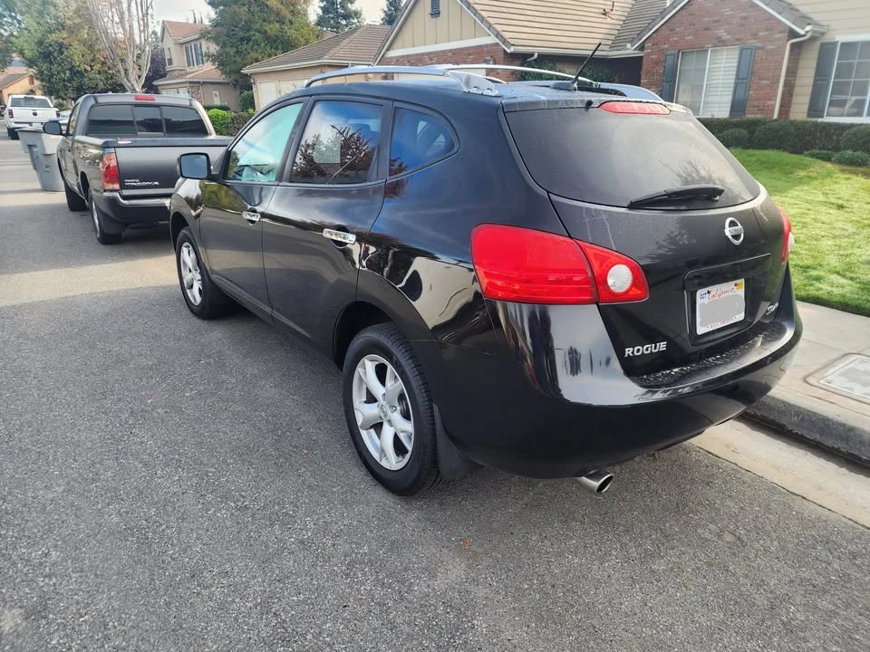 2010 Nissan Rogue - Image 3 of 10