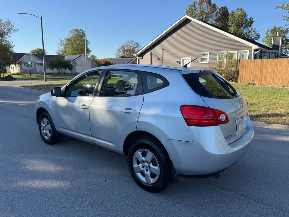 2010 Nissan Rogue - Image 5 of 16