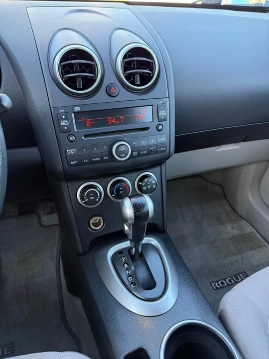 2010 Nissan Rogue - Image 15 of 16