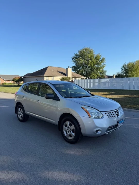 2010 Nissan Rogue - Image 2 of 16