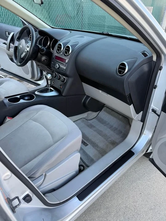 2010 Nissan Rogue - Image 10 of 16
