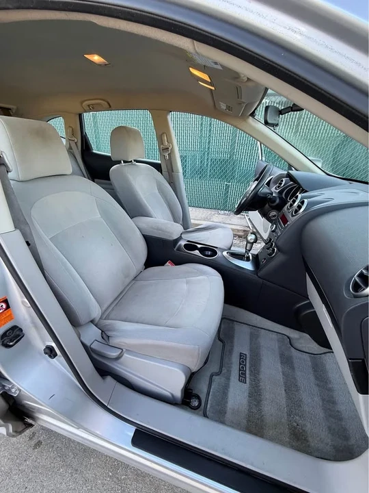 2010 Nissan Rogue - Image 11 of 16