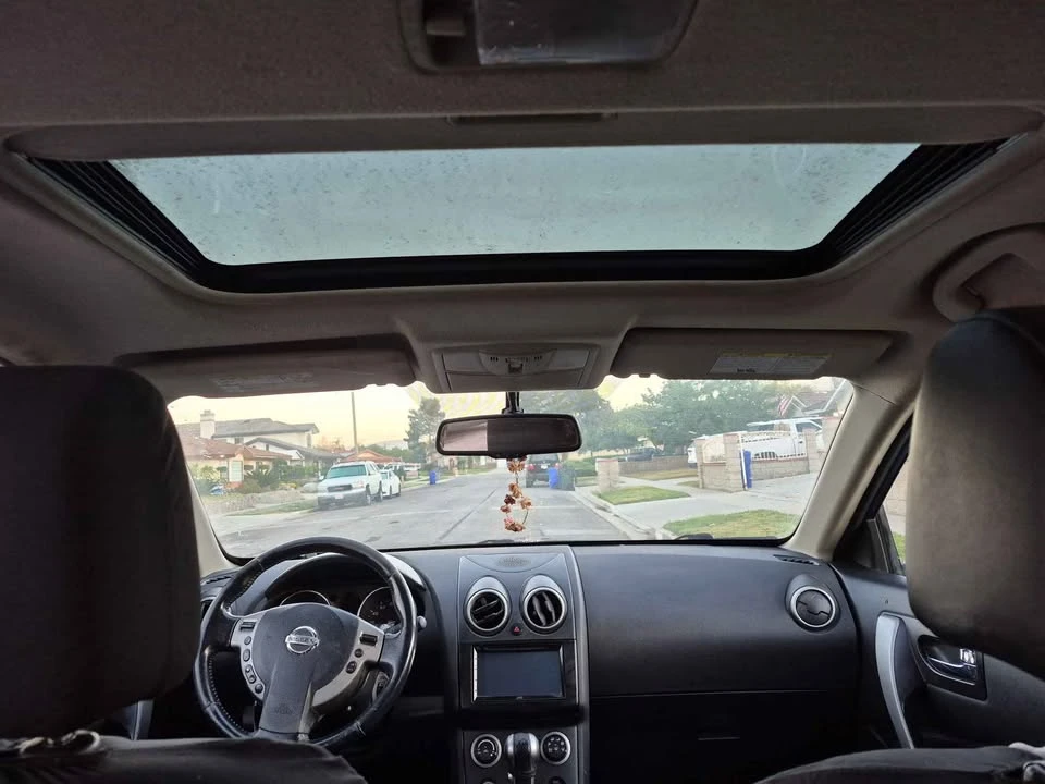 2010 Nissan Rogue - Image 6 of 9