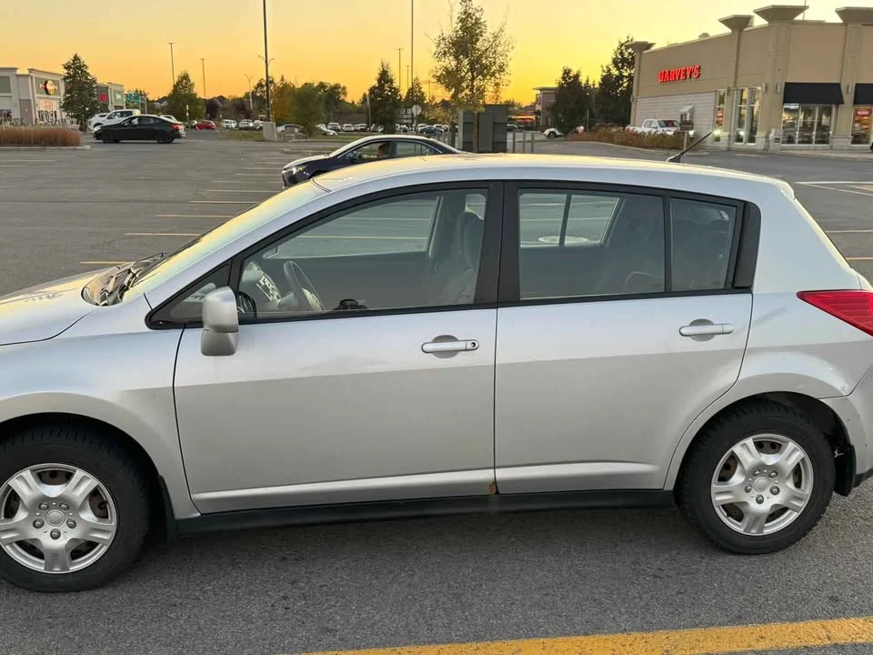 2010 Nissan Versa - Image 5 of 8