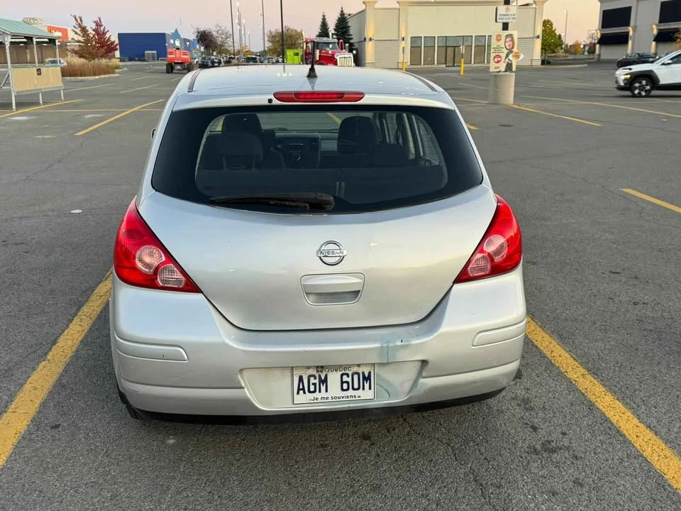 2010 Nissan Versa - Image 4 of 8