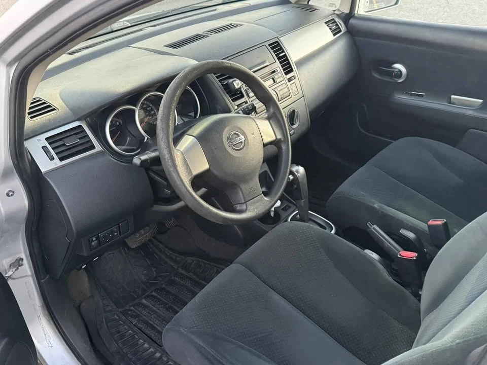 2010 Nissan Versa - Image 6 of 8