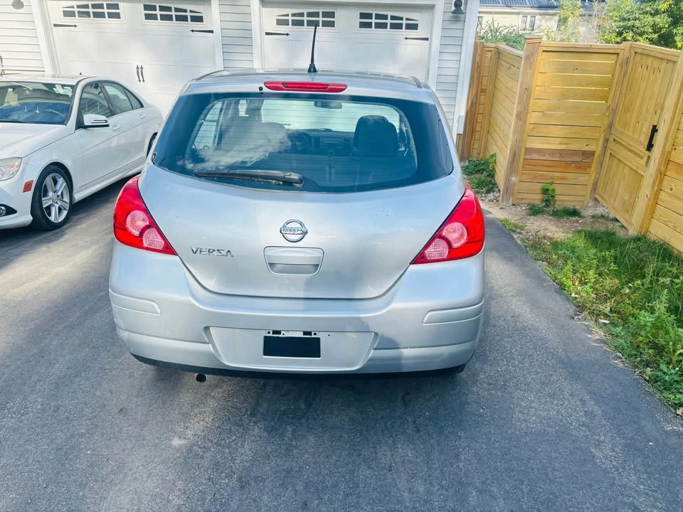 2010 Nissan Versa - Image 3 of 13