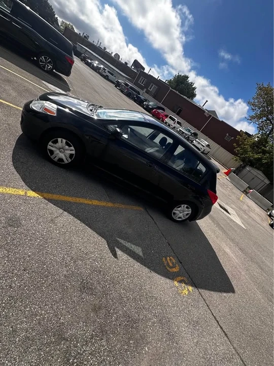 2010 Nissan Versa - Image 6 of 13