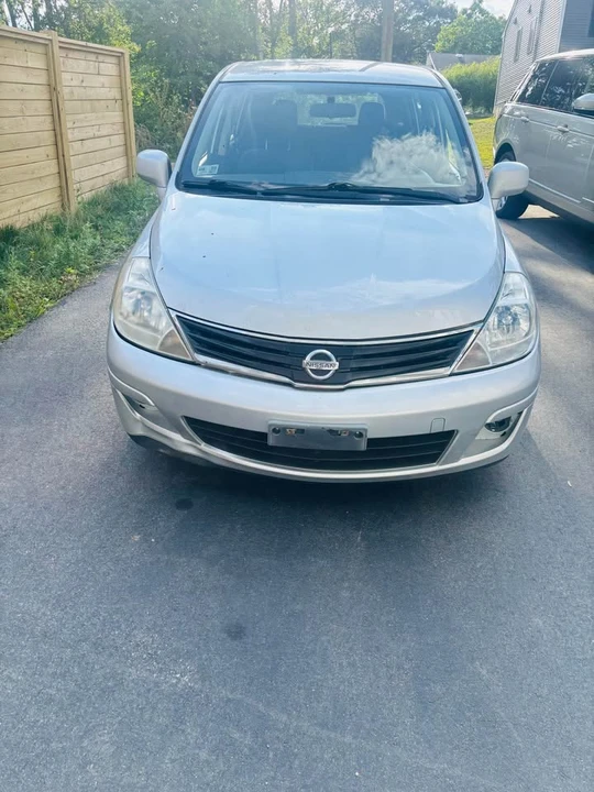 2010 Nissan Versa - Image 2 of 13