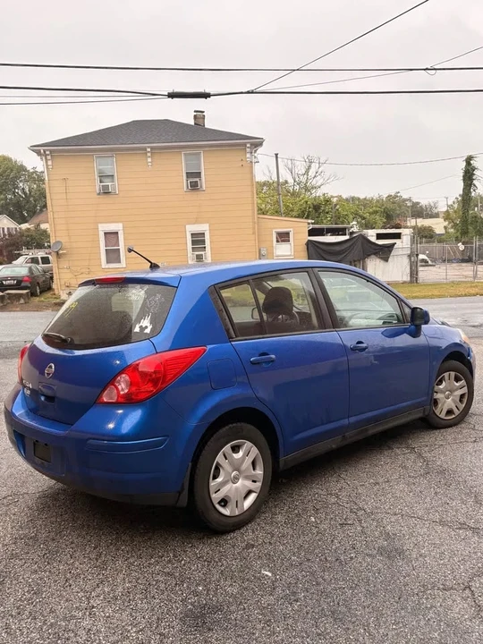 2010 Nissan Versa - Image 3 of 8