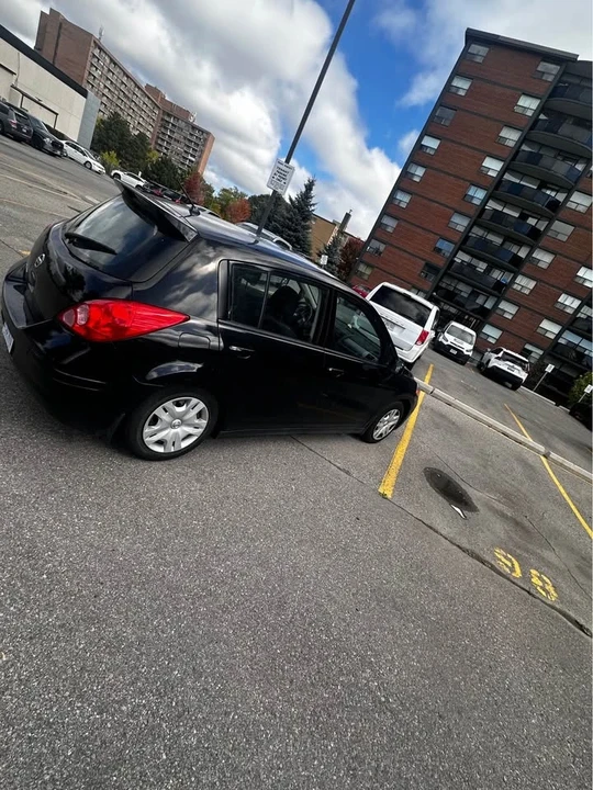 2010 Nissan Versa - Image 11 of 13