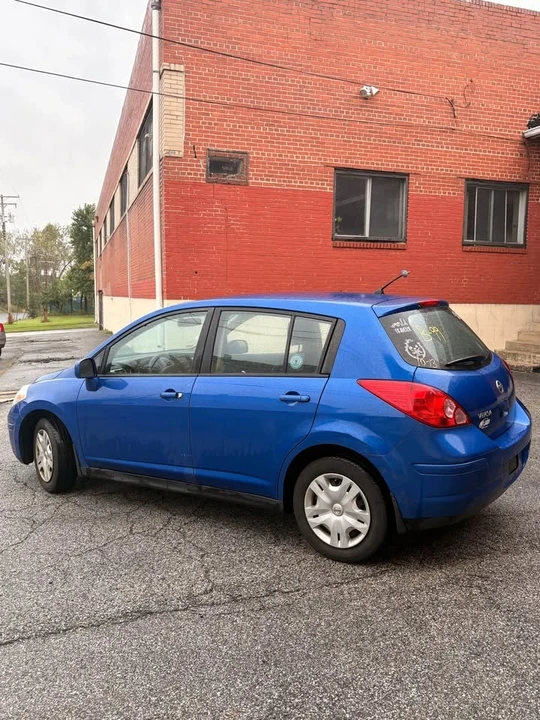 2010 Nissan Versa - Image 4 of 8