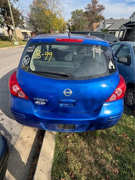 2010 Nissan Versa - Image 2 of 6