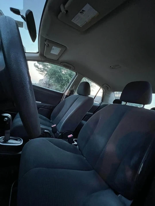 2010 Nissan Versa - Image 7 of 8