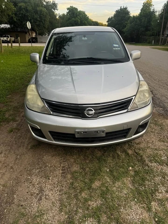 2010 Nissan Versa - Image 9 of 10