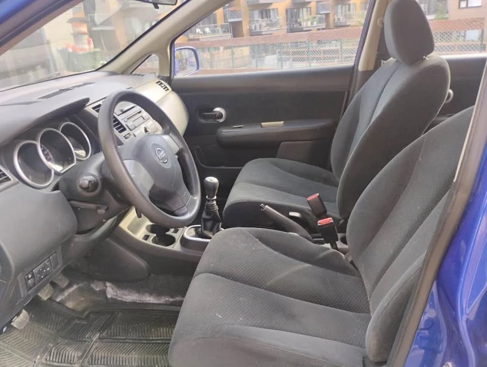 2010 Nissan Versa - Image 10 of 11