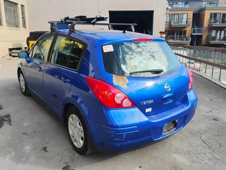2010 Nissan Versa - Image 7 of 11