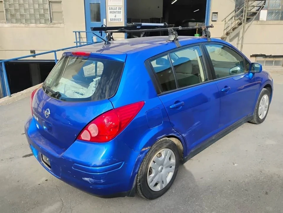 2010 Nissan Versa - Image 6 of 11