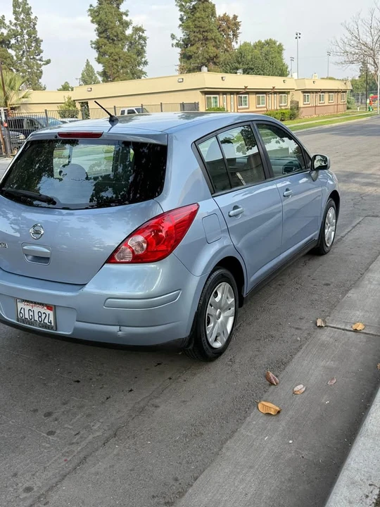 2010 Nissan Versa - Image 6 of 7
