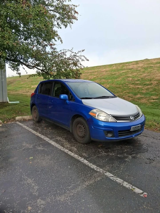 2010 Nissan Versa - Image 4 of 7
