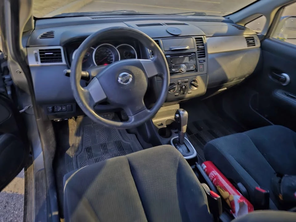 2010 Nissan Versa - Image 6 of 7