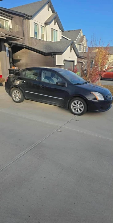 2010 Nissan Versa - Image 3 of 4