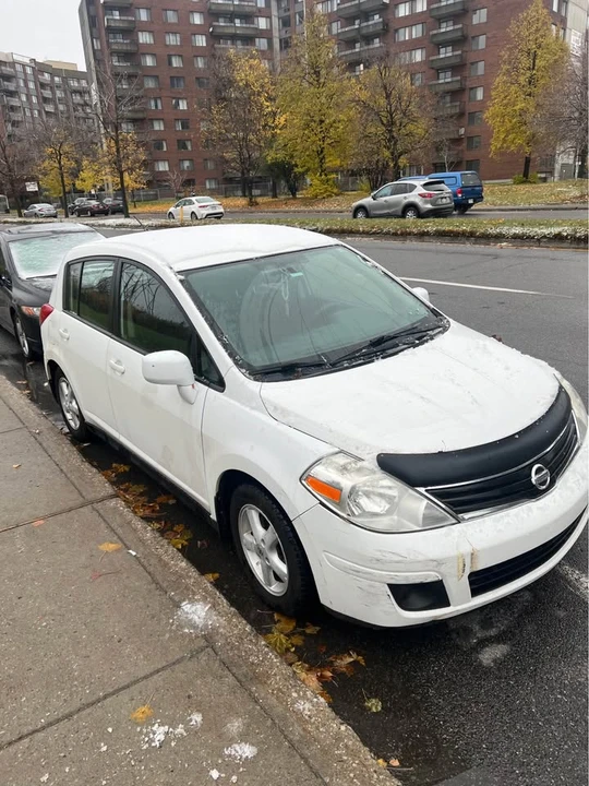 2010 Nissan Versa - Image 3 of 4