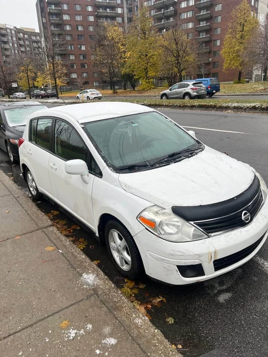 2010 Nissan Versa - Image 3 of 5