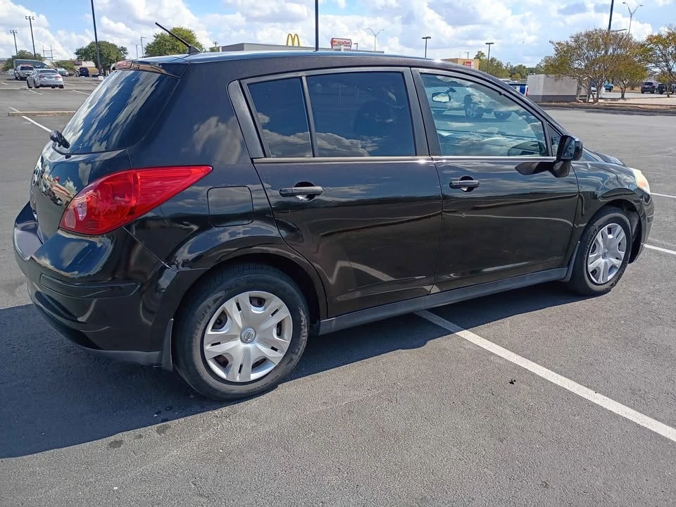 2010 Nissan Versa - Image 3 of 6