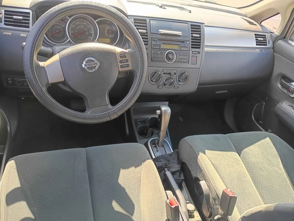 2010 Nissan Versa - Image 6 of 6