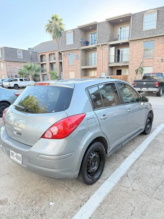 2010 Nissan Versa - Image 3 of 5