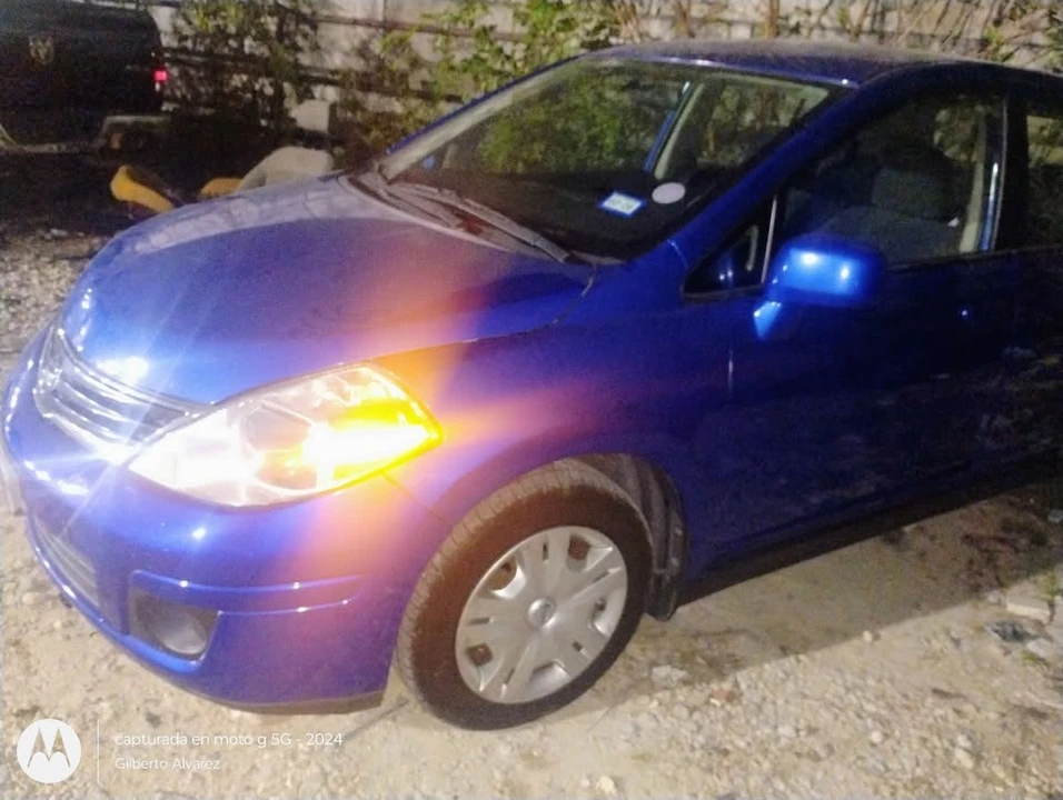 2010 Nissan Versa - Image 2 of 8