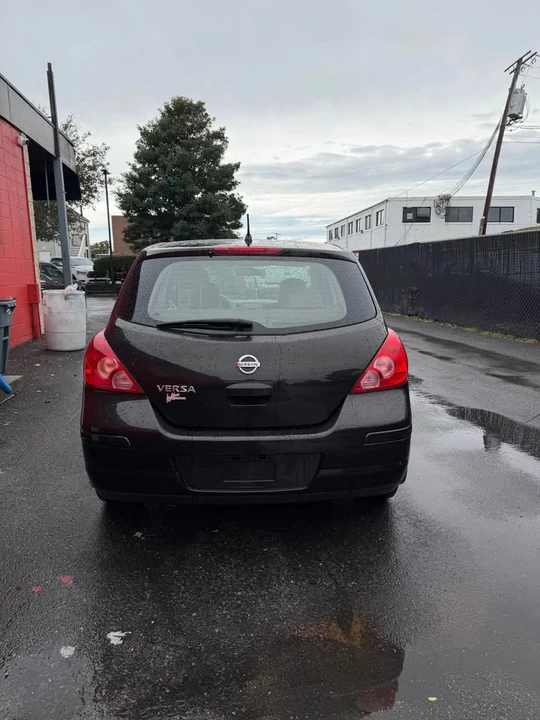 2010 Nissan Versa - Image 5 of 6