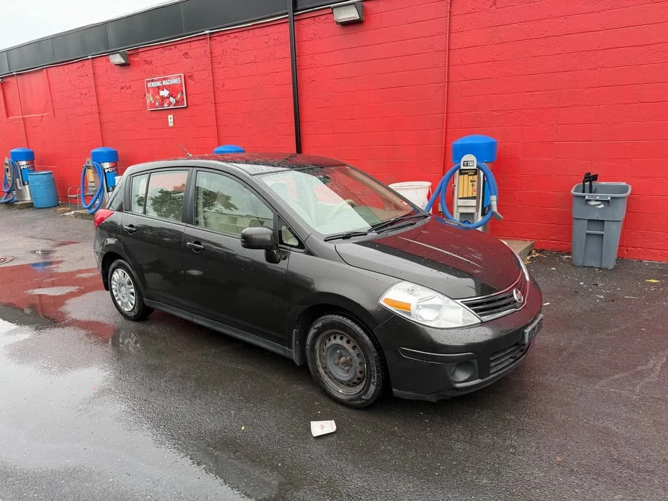 2010 Nissan Versa - Image 3 of 6