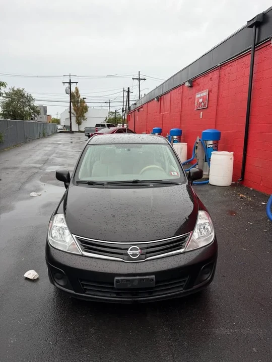 2010 Nissan Versa - Image 2 of 7