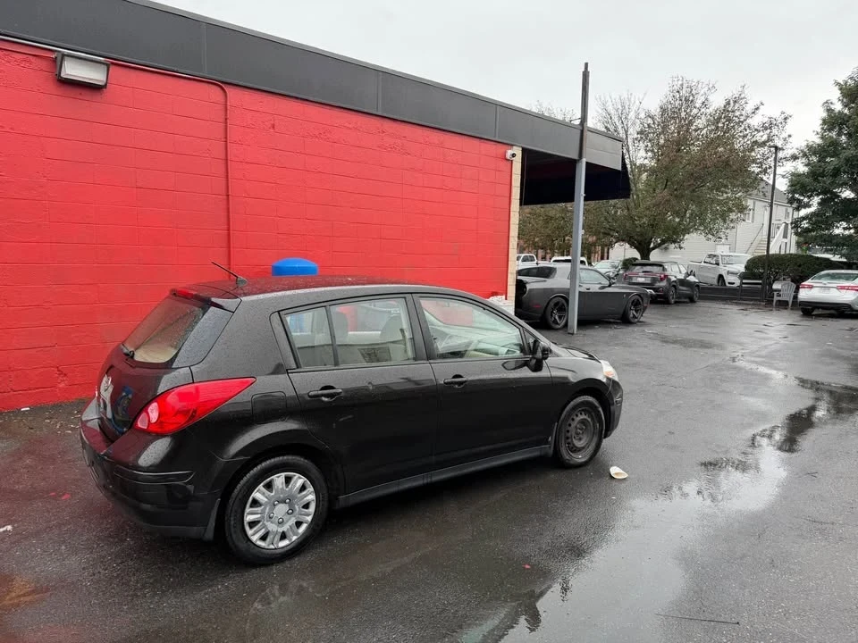 2010 Nissan Versa - Image 4 of 7