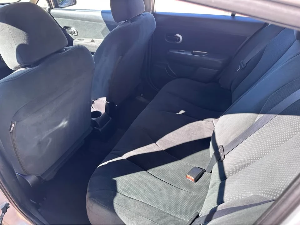 2010 Nissan Versa - Image 11 of 15