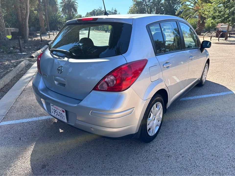 2010 Nissan Versa - Image 7 of 15