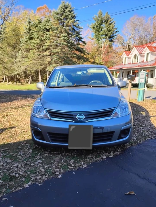 2010 Nissan Versa - Image 3 of 7