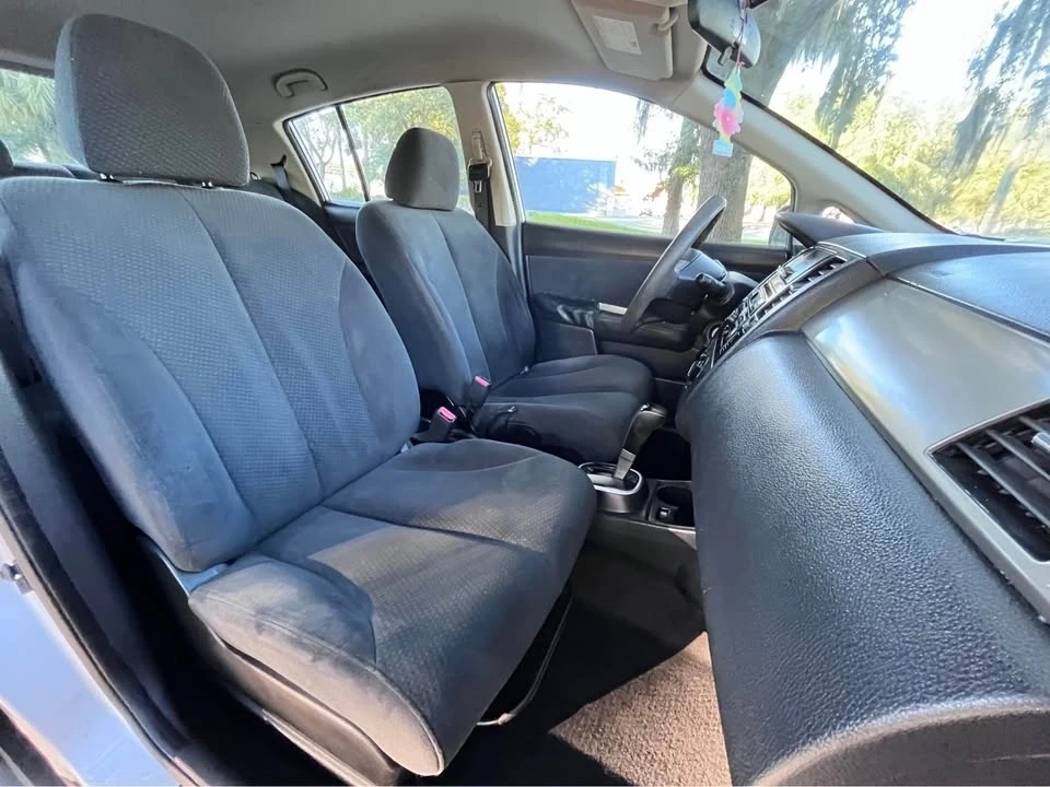 2010 Nissan Versa - Image 7 of 14