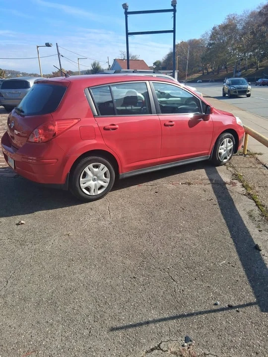 2010 Nissan Versa - Image 4 of 9